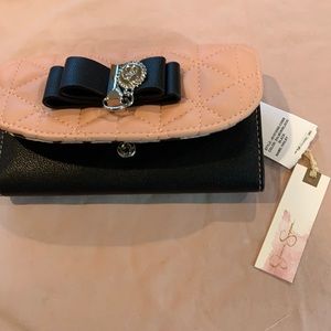 Jessica Simpson wallet